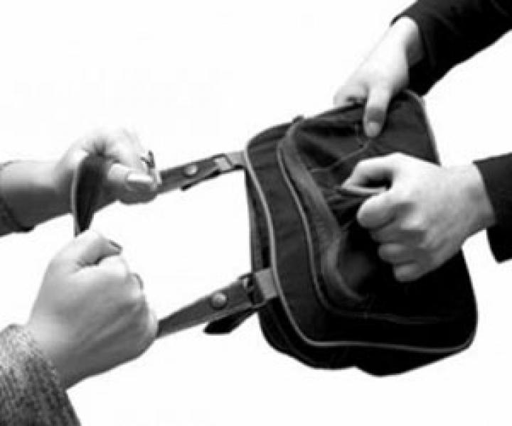 Tas Dijambret, Uang Rp2 juta dan Handphone Raib