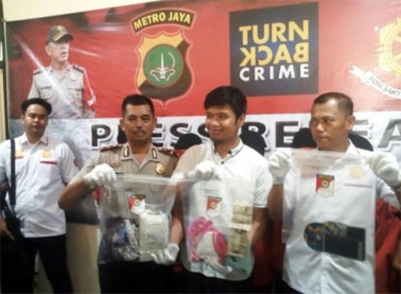 Astaga! Cinta Tak Direstui Orangtua, Sekuriti Nekat Setubuhi Siswi SMA