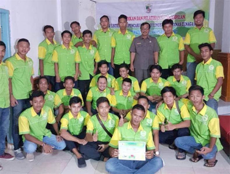 Berantas Pengangguran, Disnaker Pelalawan Gelar Pelatihan Kelistrikan dan Menjahit 