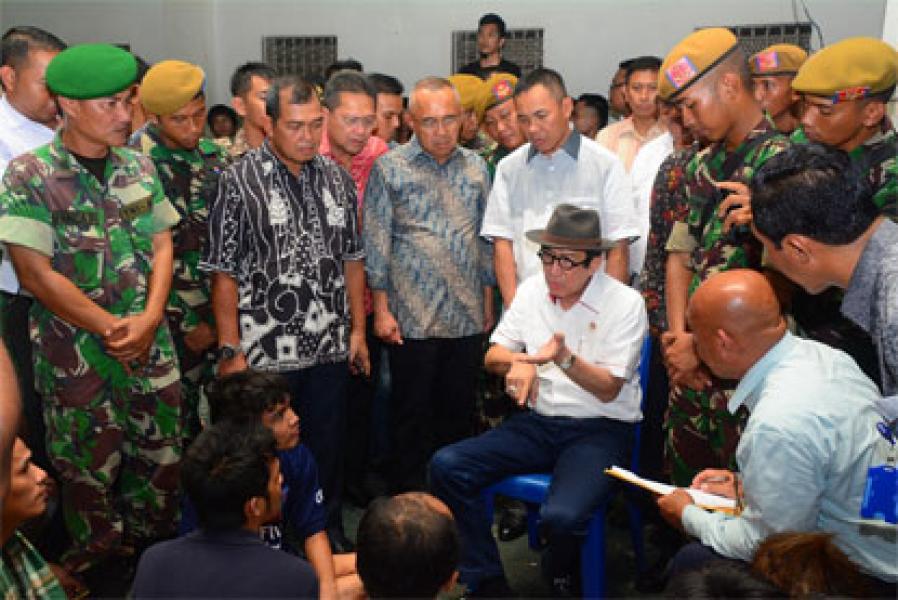 Bersama Menkumham Danrem 031/Wirabima Dengarkan Keluhan Warga Binaan Sialang Bungkuk