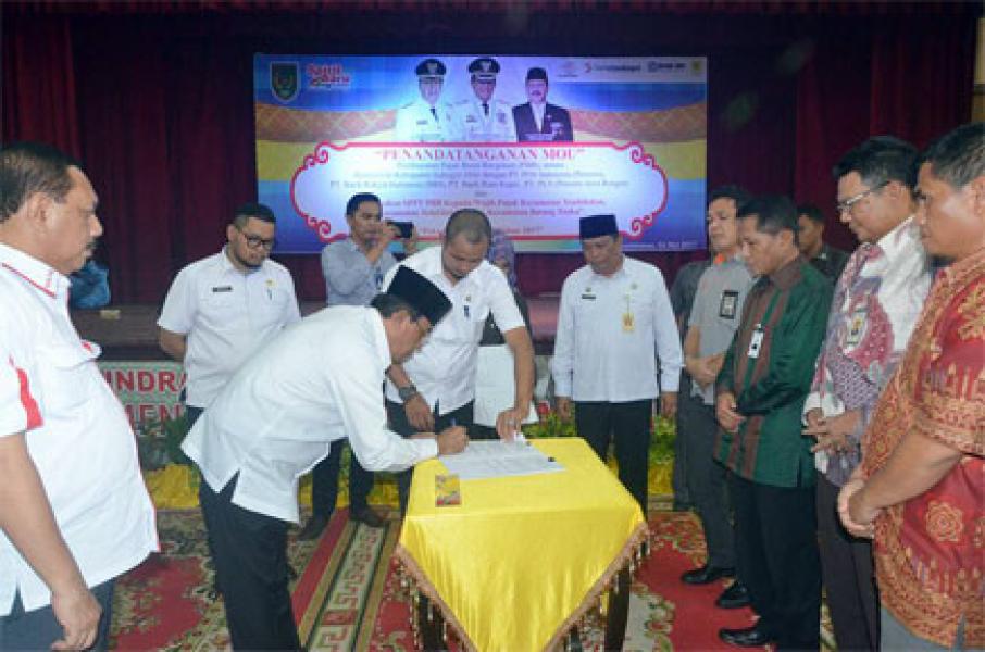 Bupati Inhil Tandatangani MoU Pembayaran PBB, Berharap Tingkatkan PAD