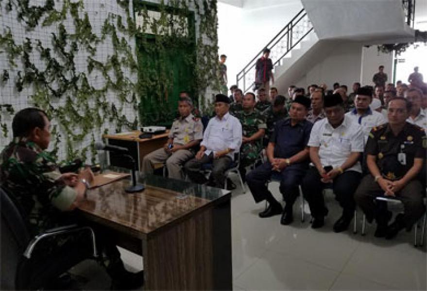 Danrem 031/Wirabima Tutup Latihan Posko I Kodim 0321/Rohil