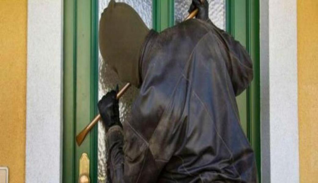 Ditinggal Keluar Kota, Kios Master Crom Plaza Sukaramai Dibobol Pencuri
