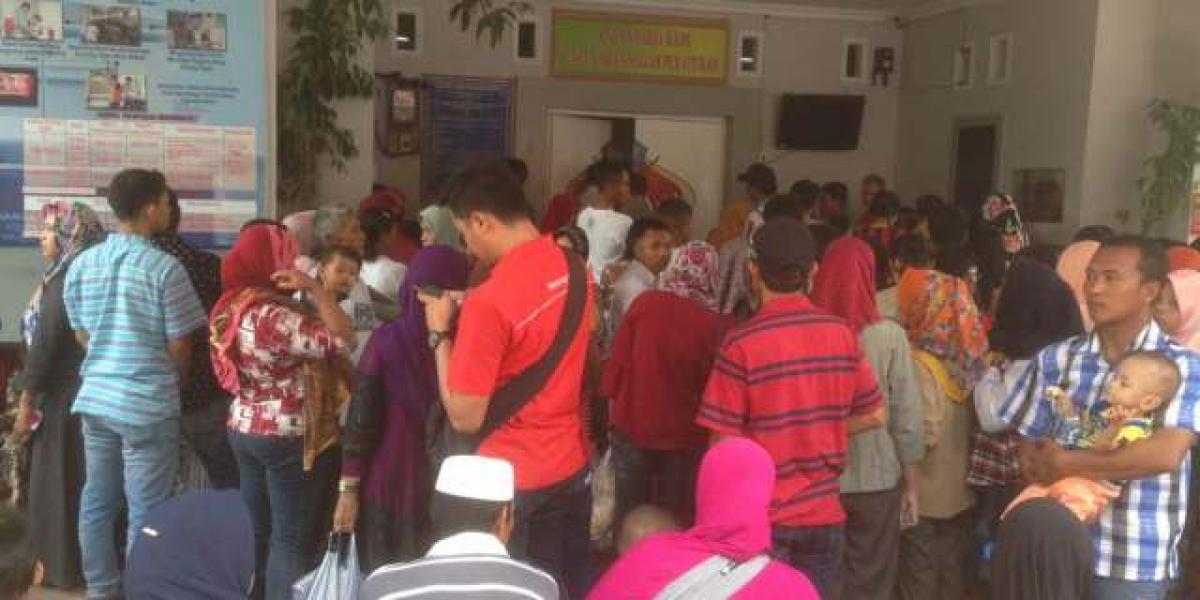 Hari Pertama Pasca Kerusuhan, Ratusan Keluarga Napi Datangi Rutan Kelas II B Sialang Bungkuk