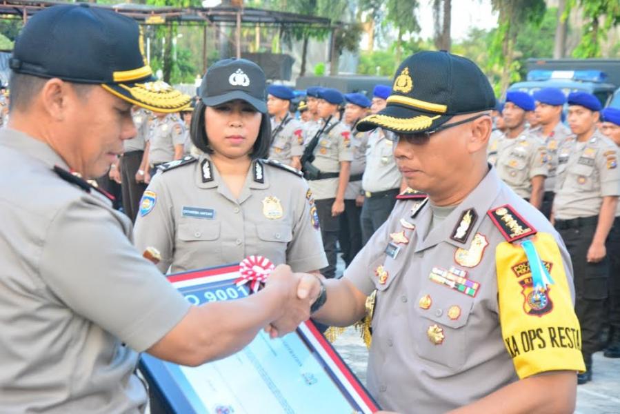 Polresta Pekanbaru Terima Penghargaan System Managemen Mutu ISO 9001