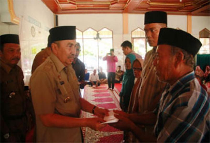Salurkan Zakat di Perawang, Bupati Sebut Zakat Siak Tertinggi di Riau