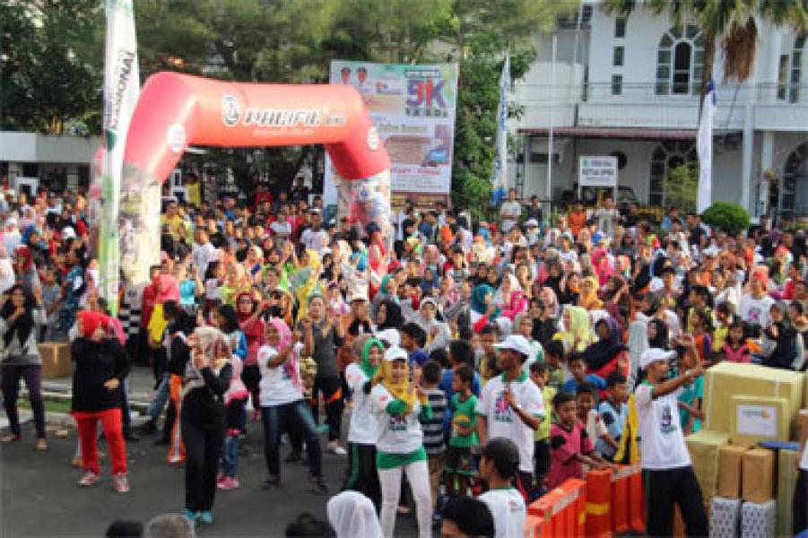 Sempena HUT BPR dan BPRS Riau Gelar Jalan Santai 