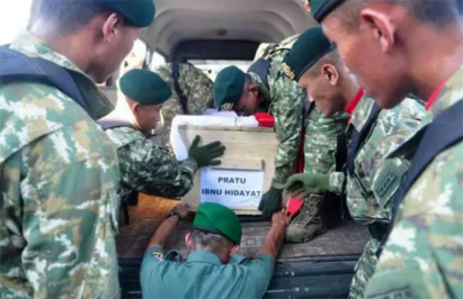 Tangis Keluarga Pecah Sambut Jenazah Pratu Ibnu Hidayat di Demak