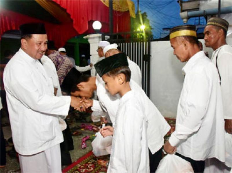 Wabup Rosman Malomo Buka Bersama Dengan Masyarakat Kota Tembilahan