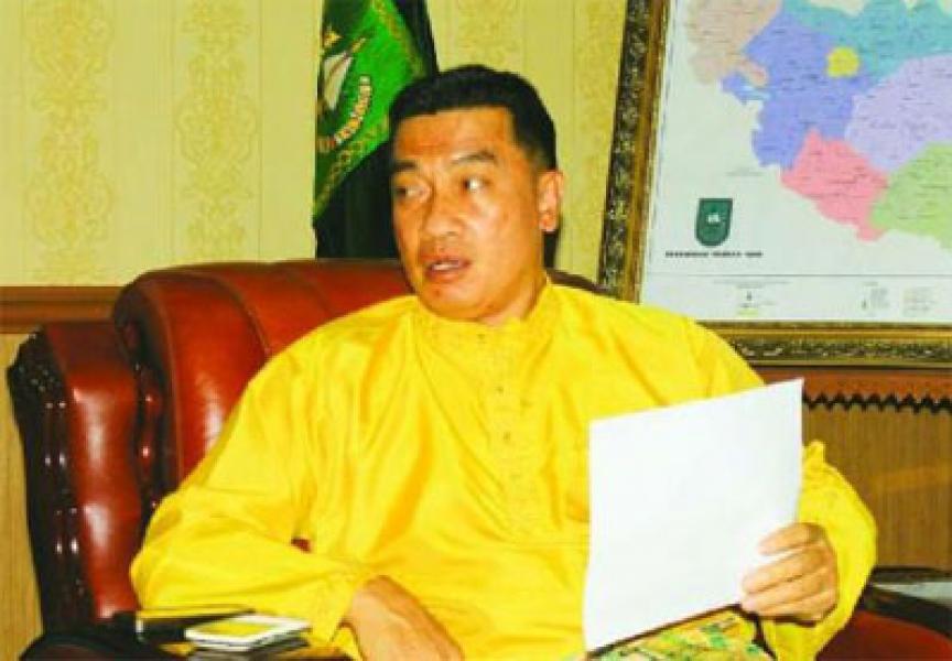 Wagubri Serahkan SK Pengaktifan Suparman