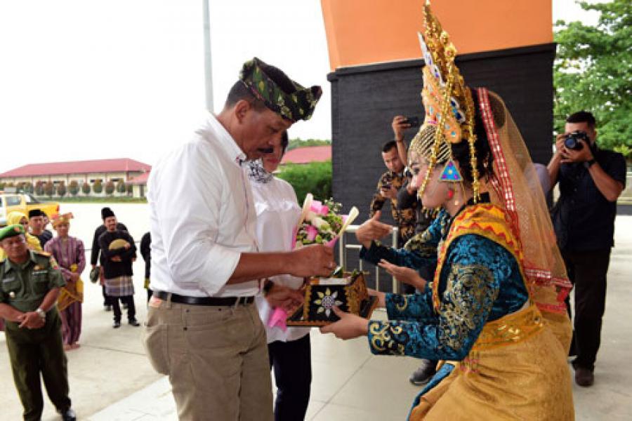 Danrem 031/Wira Bima Bersama Forkopimda Sambut Kedatangan Pangdam I/BB di Pekanbaru