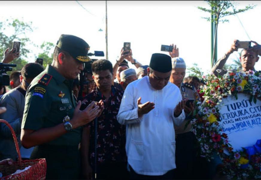 Hadiri Pemakaman, Danrem 031/WB Sampaikan Rasa Duka Mendalam kepada Keluarga Iptu Auzar