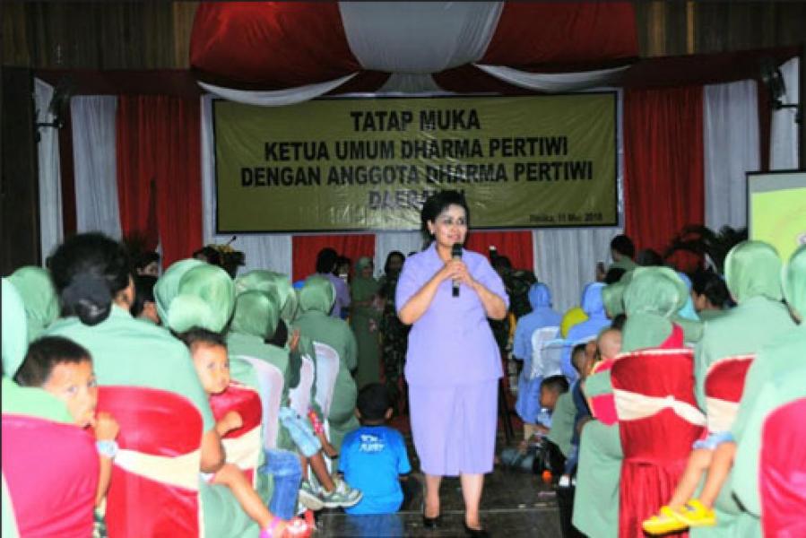 Ketum Dharma Pertiwi Berikan Pengarahan Kepada Anggota Dharma Pertiwi Daerah H Papua