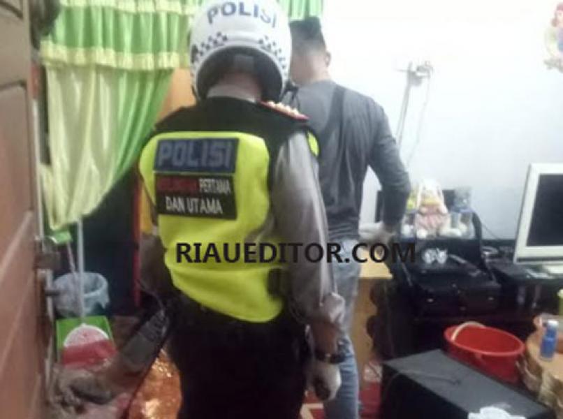 Pria Paruhbaya Ditemukan Tewas Bersimbah Darah di Kontrakannya