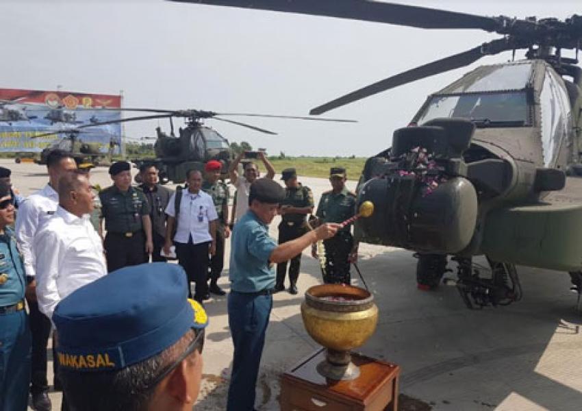 TNI AD Terima Delapan Helikopter Apache