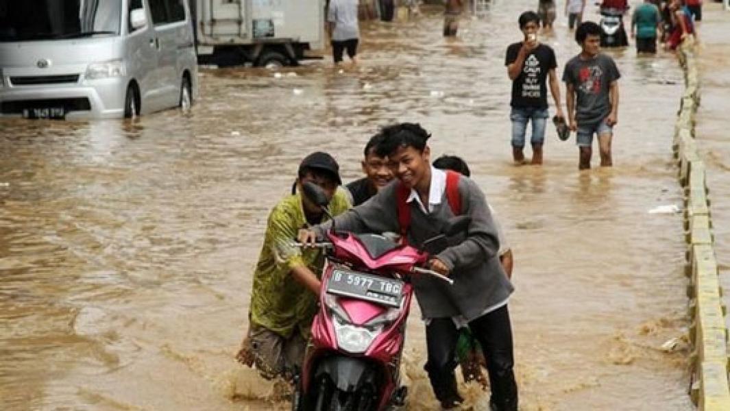 1.600 Orang Mengungsi Karena Banjir, Anies: Pak Ahok 200 Ribu