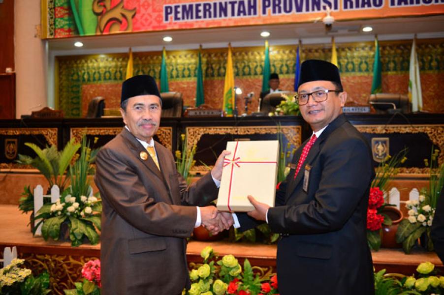 BPK RI Serahkan LHP Keuangan Pemprov Riau 2018