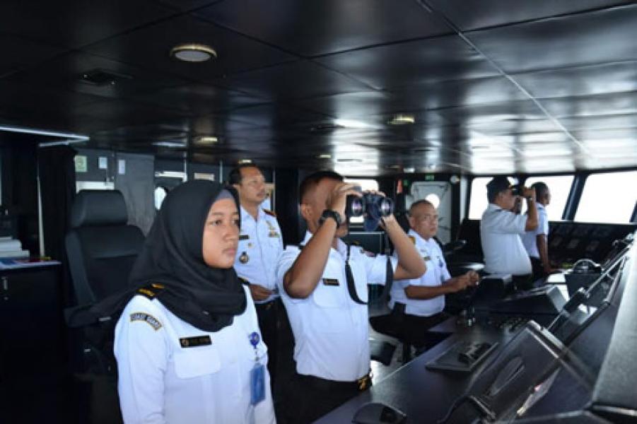 Bila Srikandi KN Tanjung Datu 301 Membelah Lautan