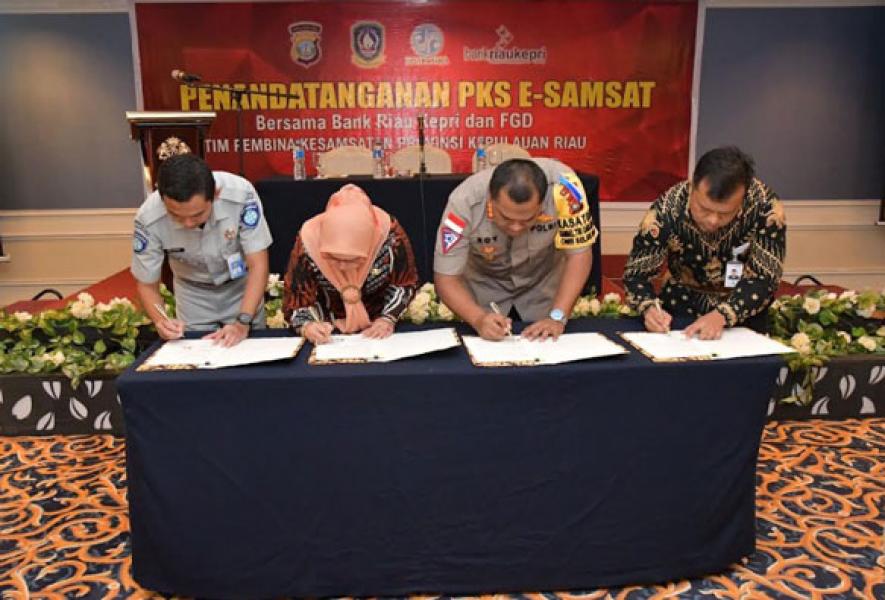 Kepri Resmi Gunakan E-Samsat Bank Riau Kepri