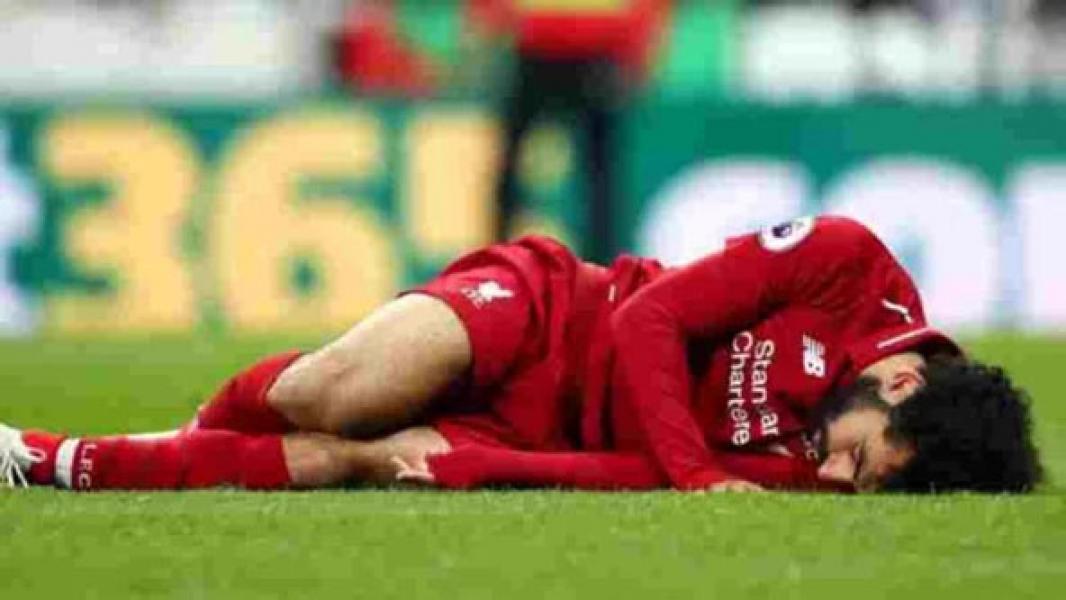 Mohamed Salah Diledek Seperti Bayi di Pesawat