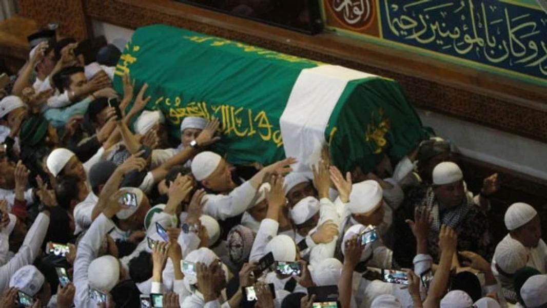 Salat Jenazah Ustaz Arifin Ilham di Az-Zikra Sentul