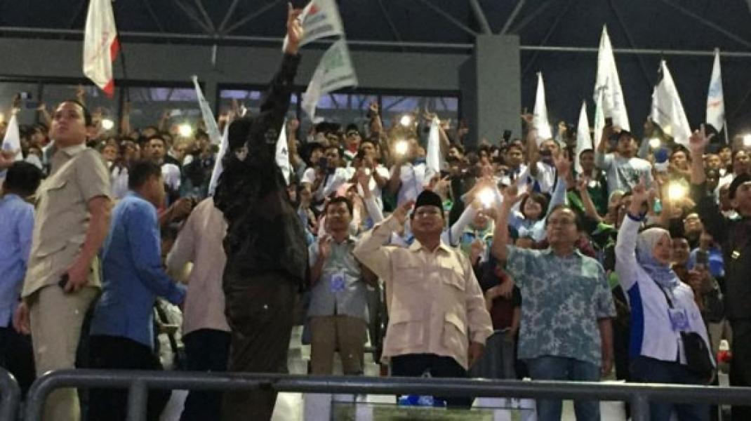 Teriakan �Presiden� Sambut Prabowo Saat Hadiri May Day KSPI di Senayan