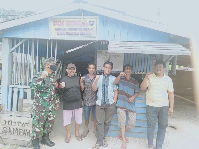 Babinsa Koramil 06/SH Berikan, Pengarahan Keamanan Lingkungan di Idul Fitri