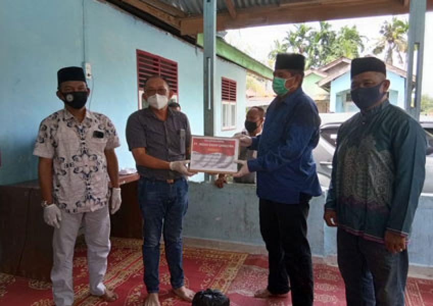 Bupati Siak Serahkan Bantuan 205 Paket Sembako dari PT IKS untuk Warga