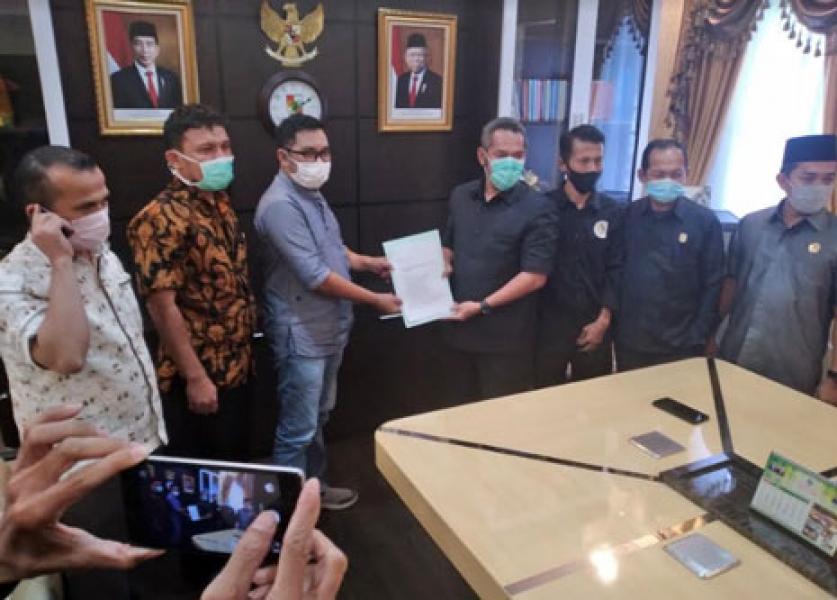 Dinilai Langgar Kode Etik, Ginda Burnama Dilaporkan ke BK DPRD Pekanbaru