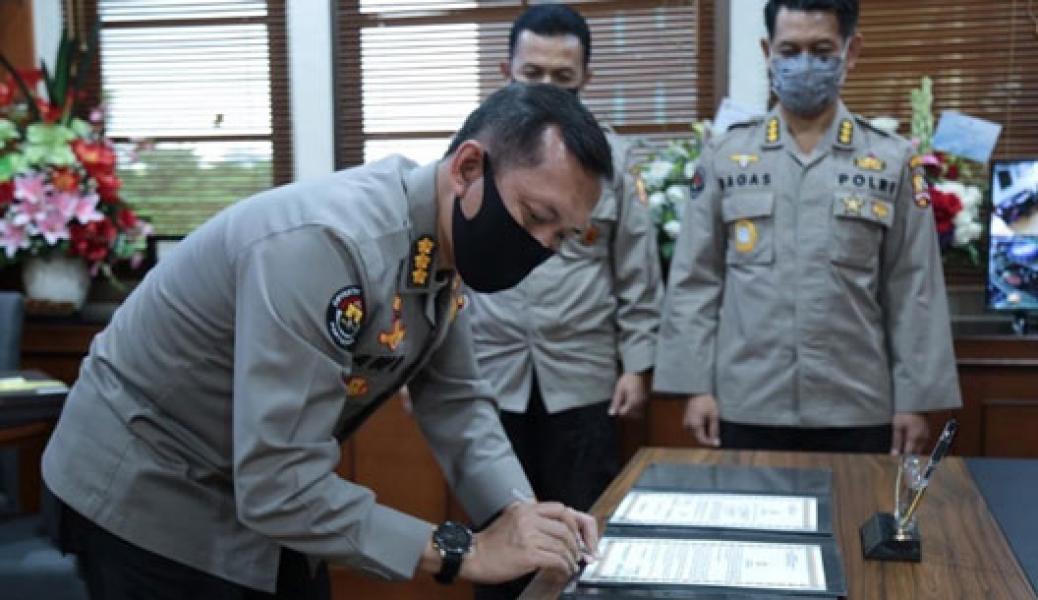 Gantikan Argo Yuwono, Kombes Awi Setiyono Resmi Karo Penmas Divisi Humas Polri