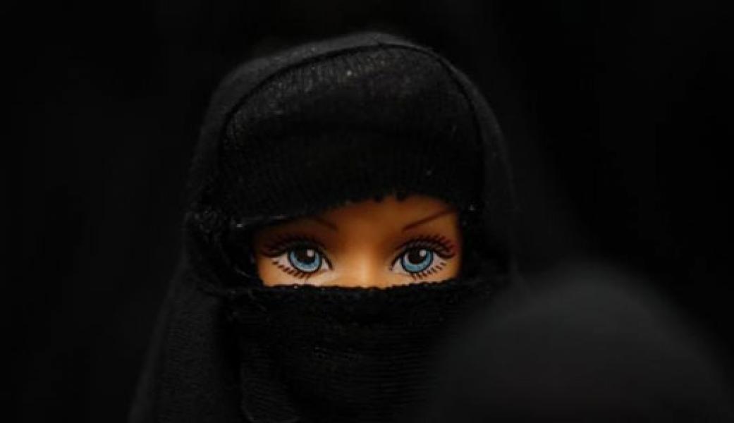 Hukum Memakai Jilbab dalam Islam !!