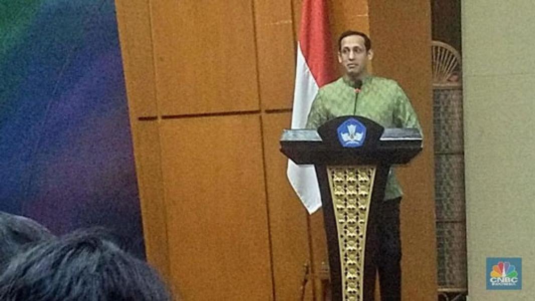 Ini Kata Menteri Nadiem Soal Jadwal Masuk Sekolah