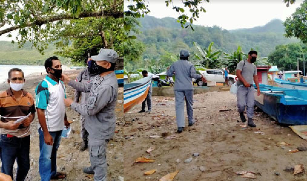 Kantor Kamla Zona Maritim Timur Bagikan Ratusan Masker Kain Kepada Nelayan Dusun Seri