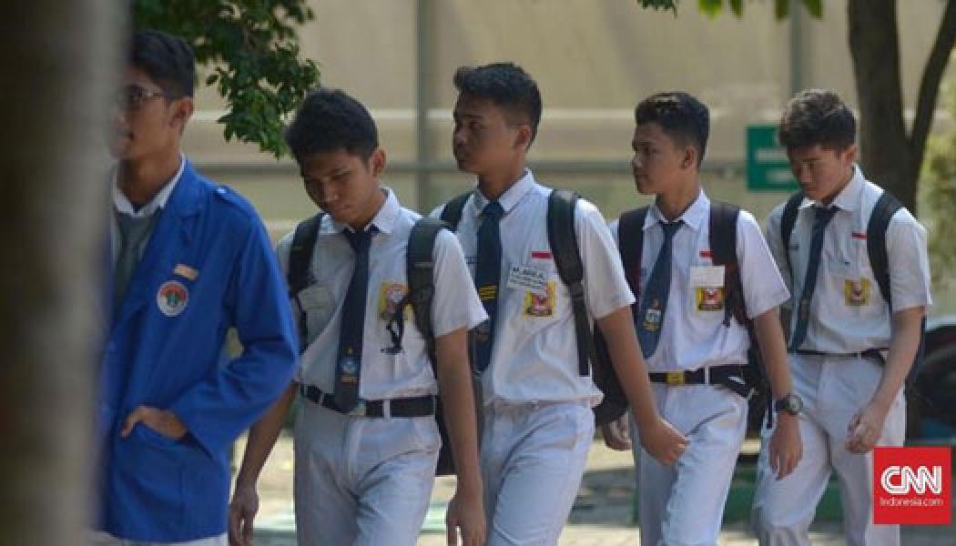 Kemdikbud Berencana Buka Kembali Sekolah Pertengahan Juli