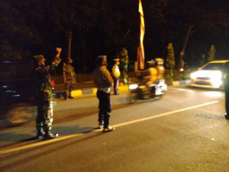 Peran Serta Babinsa Koramil 05/Kampar Kiri Dalam Penerapan PSBB Di Kota Pekanbaru