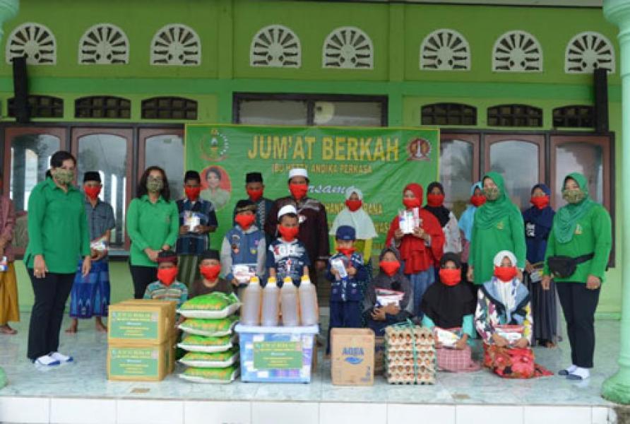 Persit KCK Koorcab Korem 174 Serahkan Bantuan Tali Asih Untuk Anak-Anak Panti Asuhan