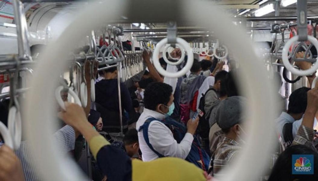 Ridwan Kamil: 3 Penumpang KRL Bogor-Jakarta Positif Covid-19