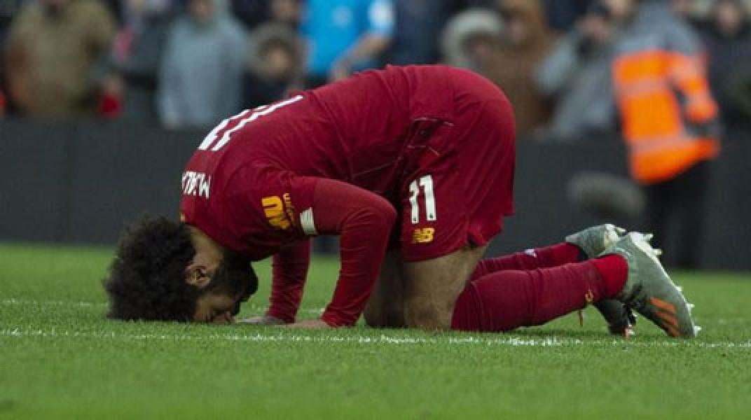 Sujud Mohamed Salah yang Ubah Cara Dunia Melihat Islam