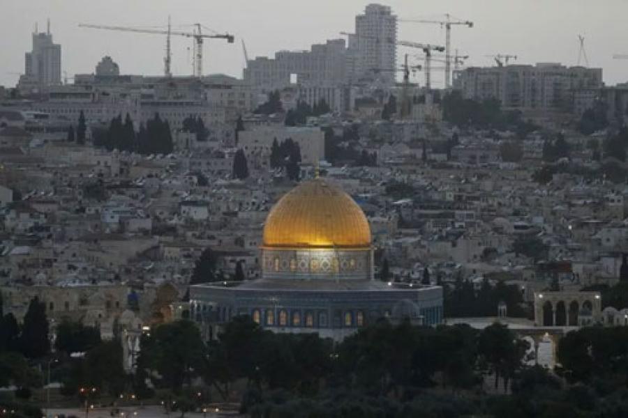 Takbir Menggema Saat Masjid Al-Aqsa Dibuka, Jamaah Sujud Syukur Massal