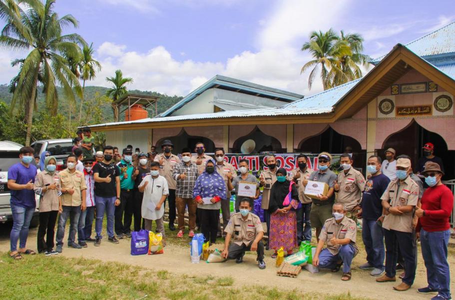 Berbagi Dengan Sesama, TLCI Chapter 2 Riau Santuni Anak Yatim dan Fakir Miskin di Siabu Kampar