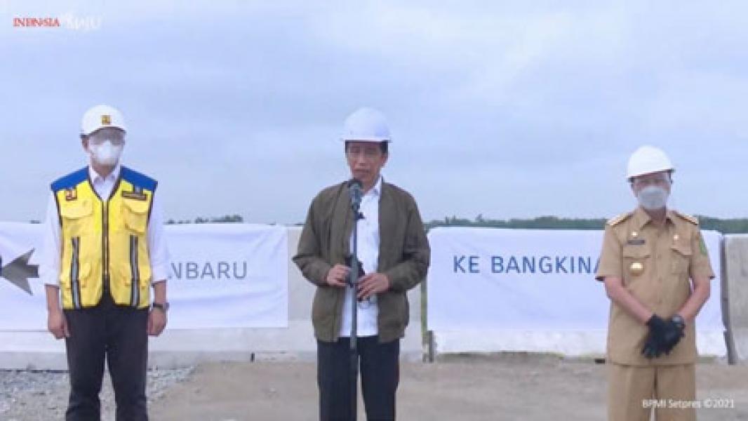 Jokowi Tinjau Progres Pembangunan Tol Pekanbaru-Bangkinang