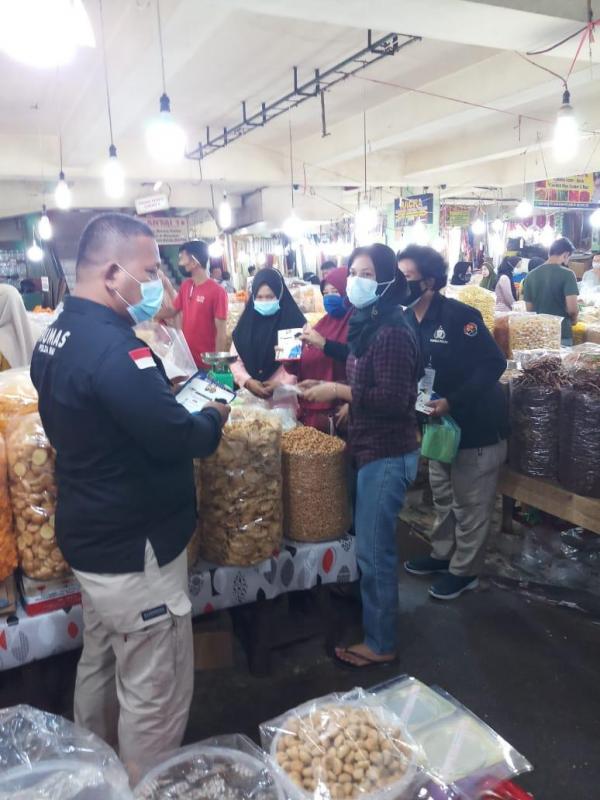 Larangan Mudik dan Patuhi Prokes, Bidhumas Polda Riau Bagikan Brosur