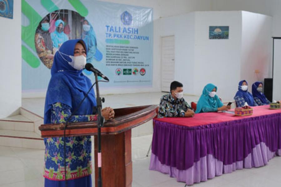 Rasidah Apresiasi Program Tali Asih PKK Kecamatan Dayun