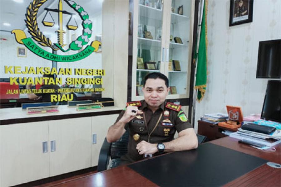 Sopir Pribadi Mursini Dicerca 15 Pertanyaan Oleh Penyidik Kejari Kuansing