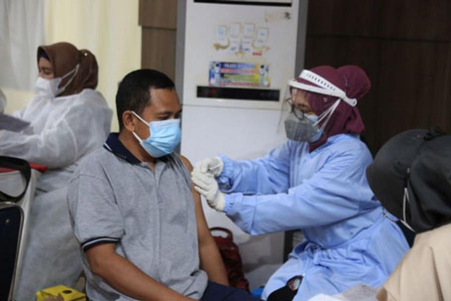 Vaksinasi Terus Berjalan, Indra Yopi: Antibodi Terbentuk 28 Hari Setelah Vaksin Kedua