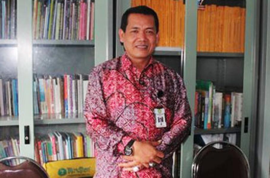 Alumni Bangga Syafri Jadi Dekan Fisip UR