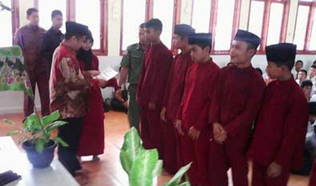 BAZNAS Meranti Serahkan Bantuan Beasiswa Meranti Cemerlang