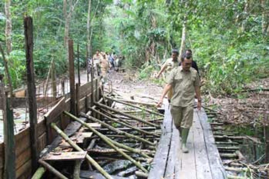 Bupati Siak Tinjau Dusun Terisolir di Sungai mandau