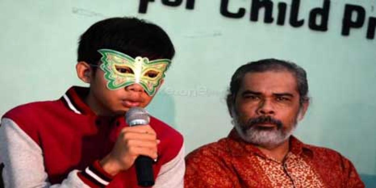 Deportasi Guru Hanya untungkan JIS