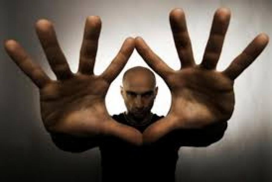 Dihipnostis, 15 Juta Melayang